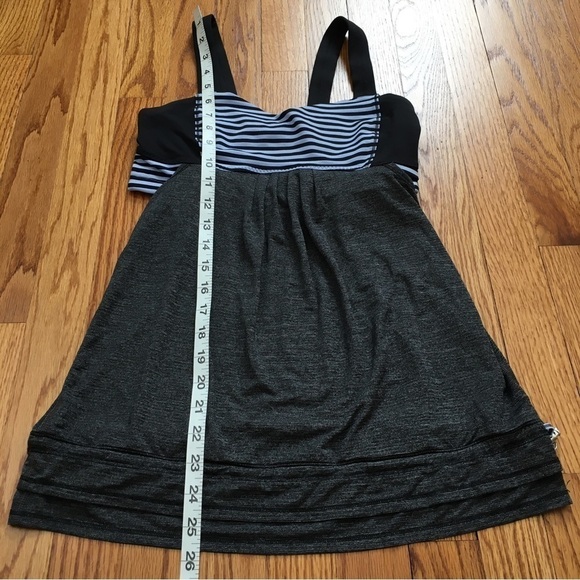 Lululemon back on track built in bra drawcord bottom hem tank top - Picture 11 of 16